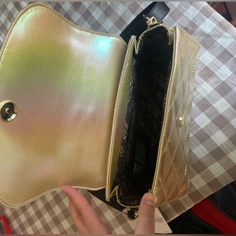 Loungefly Gold Quilted Shoulder Bag - Picture 5 of 6